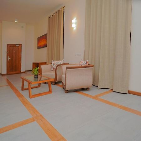 Готель Breeze Pasikudah Passikudah Екстер'єр фото
